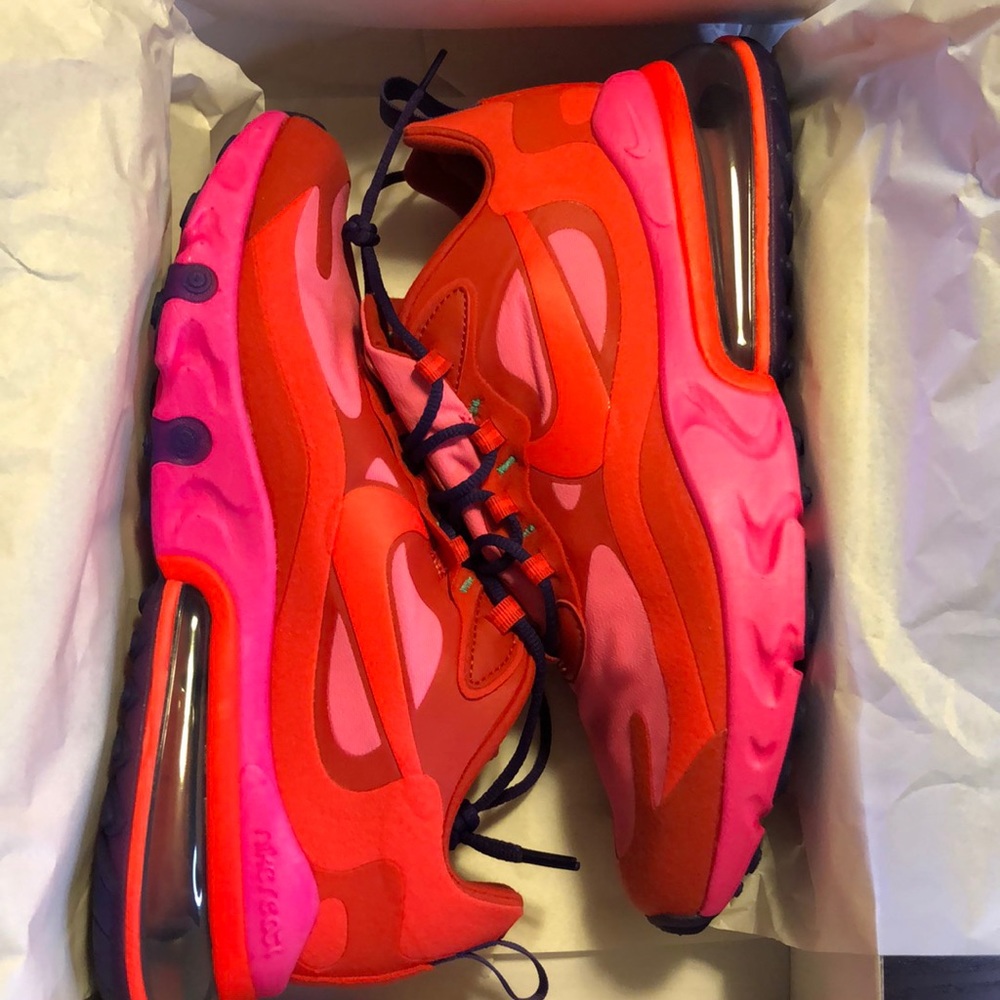 ❌❌❌SOLD❌❌❌Nike Air Max 270 React Size 10 - Picture 4 of 9